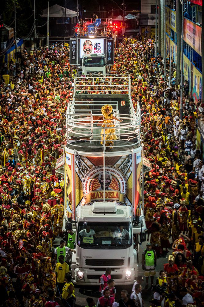 Artigo, Carnaval de Salvador: continua o 'apartheid'?