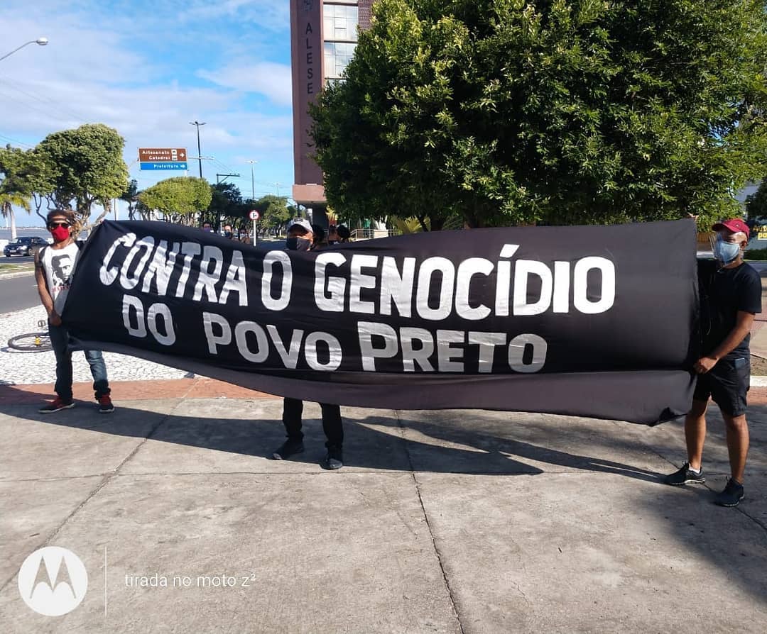 Ato-contra-o-genocidio-do-povo-preto-acontecendo-em-Aracaju.jpg