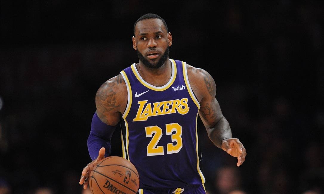 x81441908_March-6-2019-Los-Angeles-CA-USA-Los-Angeles-Lakers-forward-LeBron-James-23-moves-the-ba.jpg.pagespeed.ic_.Sdu-SThqLv.jpg