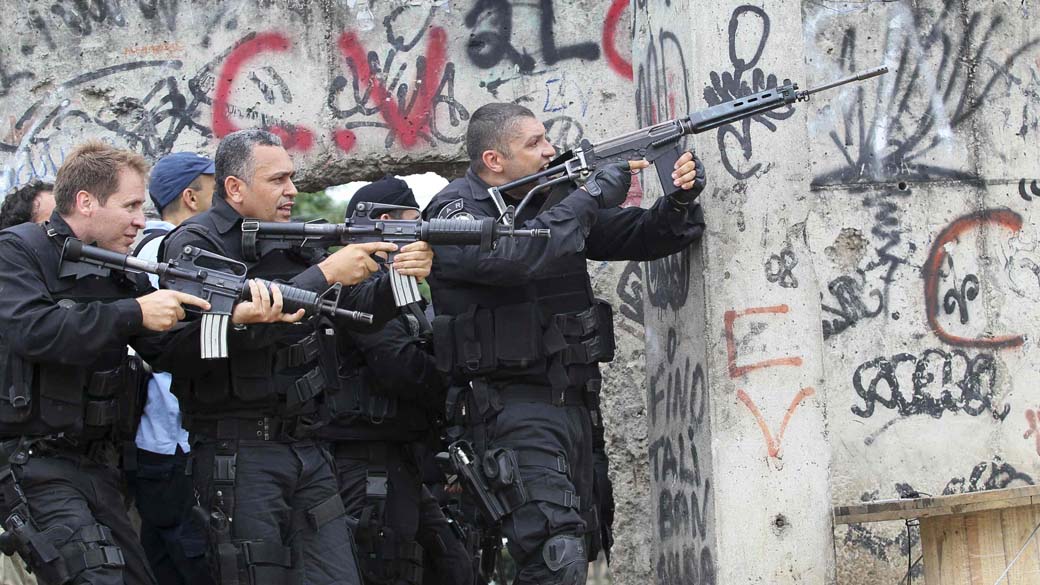 operacao-policial-favela-jacarezinho-rio-janeiro-20101124-original.jpeg