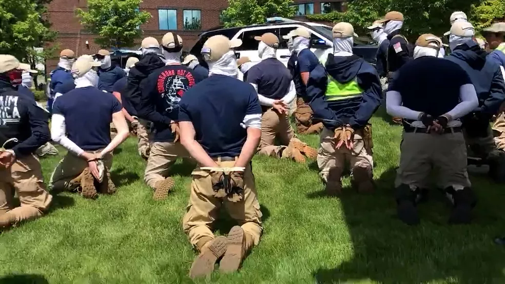 Policiais nos EUA sofrem ameaças após prender supremacistas brancos