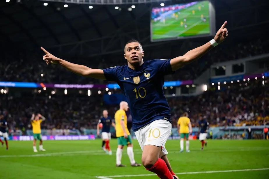 Mbappé faz três gols na final e é artilheiro da Copa do Mundo do Catar