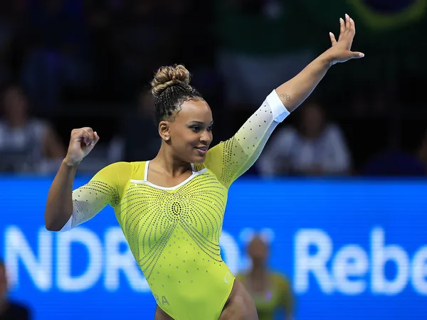 Pódio histórico no Mundial de Ginástica empolga Rebeca Andrade