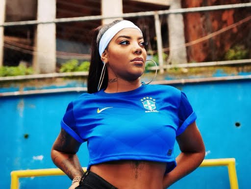 ludmilla-camisa-selecao.jpg