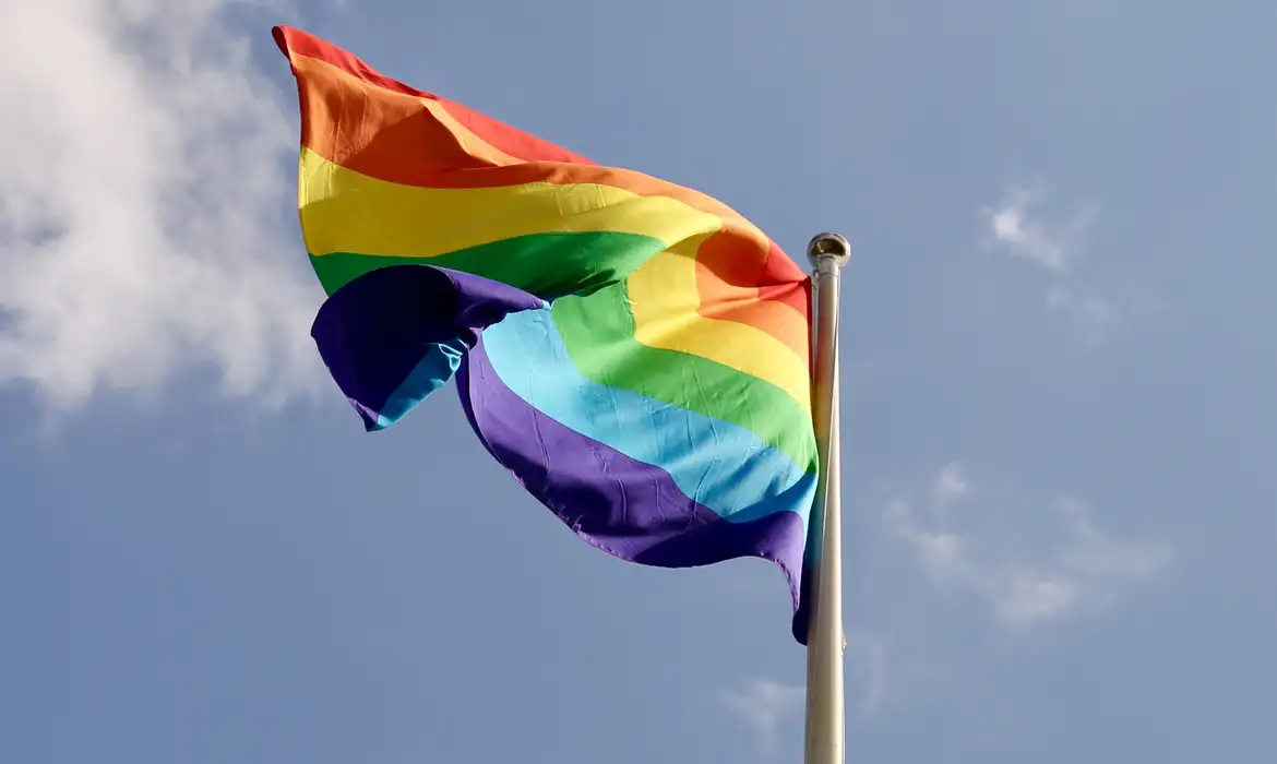 pride-flag-2387854_0.webp