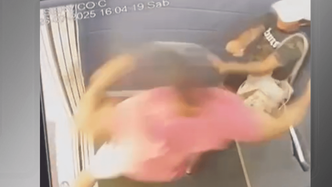 Mulher agredida com 61 socos já teria sido incentivada por agressor a cometer suícidio, afirma delegada do caso.
