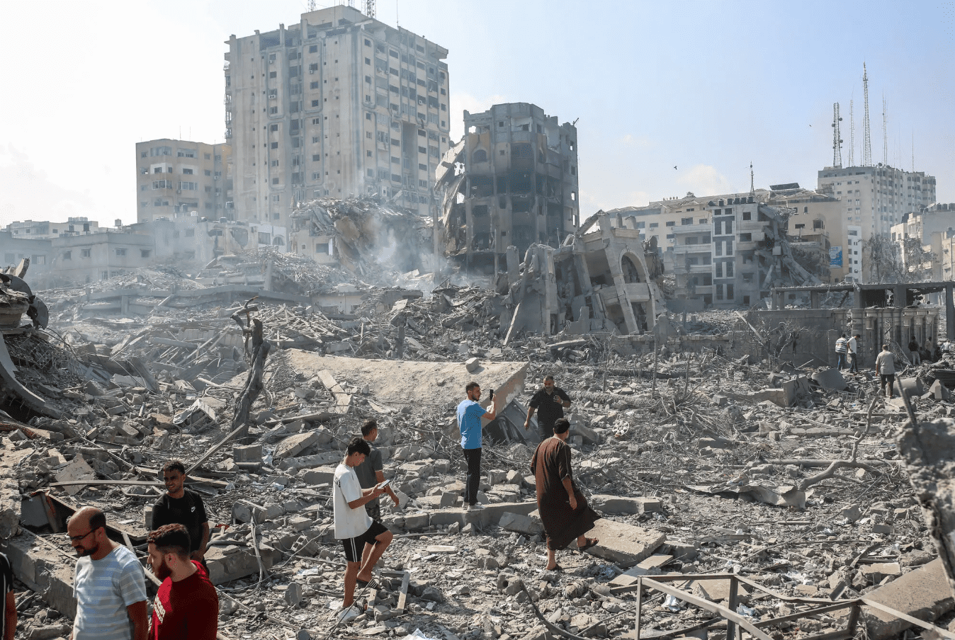 Crise em Gaza se intensifica com novos ataques e sabotagem à ajuda humanitária