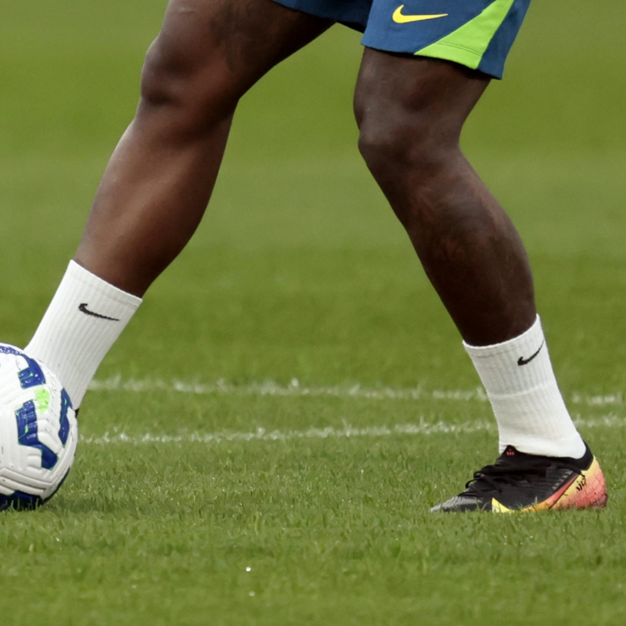 Racismo nas Eliminatórias: Fifa aplica multas a seis federações, incluindo Argentina