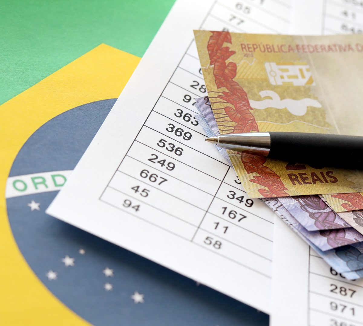 Dinheiro-brasileiro-Freepik.jpg