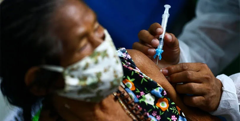 foto-vacina-indigena.webp