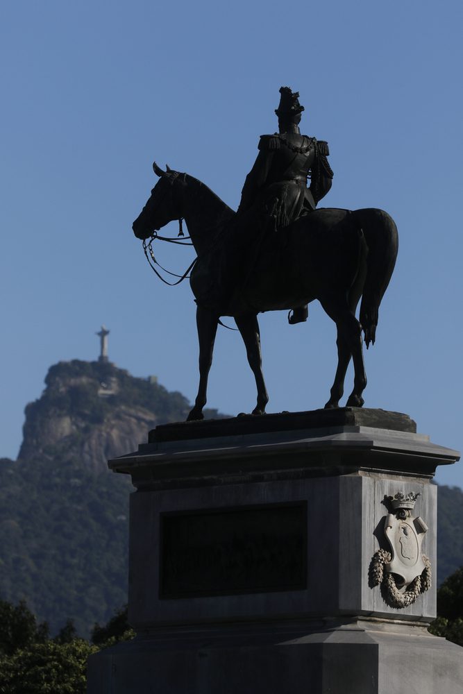 estatua-duque-de-caxias-Foto-Fernando-Frazao-Agencia-Brasil-1.jpg