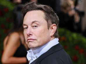 Fortuna de Musk supera R$ 3,2 trilhões e equivale a mais de seis décadas do orçamento global contra a fome