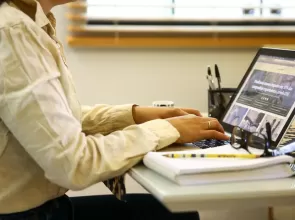 Burnout: afastamentos do trabalho crescem quase 500% em quatro anos