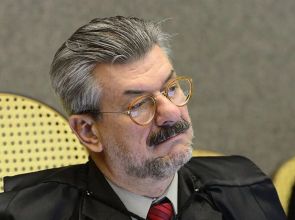 STJ afasta cautelarmente ministro denunciado por importunação sexual
