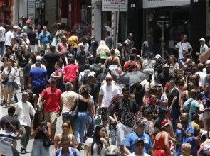 Silva e Santos: IBGE divulga 30 sobrenomes mais comuns no país