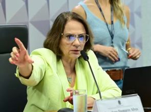 Damares divulga lista de igrejas citadas na CPMI do INSS