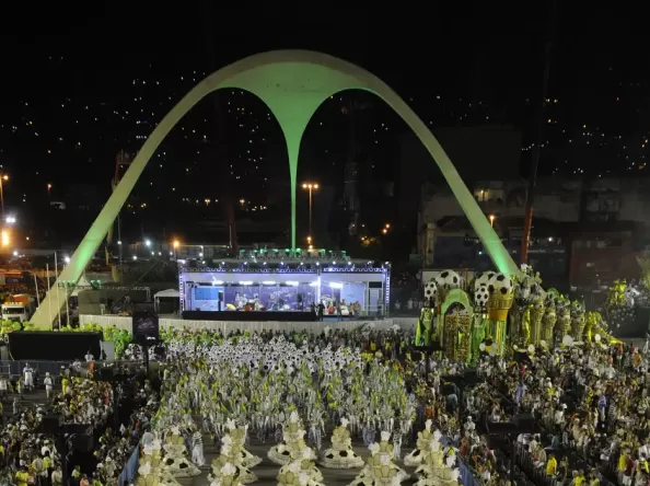 Sábado promete agito e emoção no segundo dia de desfiles da Série Ouro 2026 na Sapucaí