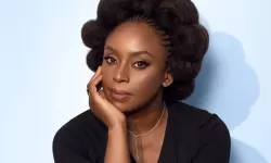 A-contagem-dos-sonhos-Chimamanda-Ngozi-Adichie-anuncia-novo-romance-apos-dez-anos.webp