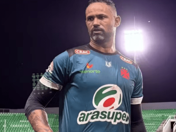 Goleiro Bruno estreia no Vasco-AC, clube que tem quatro jogadores presos por estupro