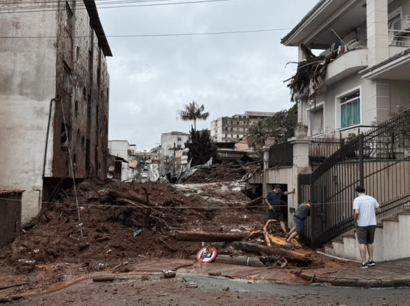 Chuva em Juiz de Fora e Ubá deixa 20 mortos e 45 desaparecidos; centenas de pessoas estão desabrigadas