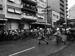 Justiça determina indenização de R$ 100 mil a mulher presa, torturada e expulsa do Brasil na ditadura