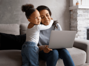 62% das mulheres dizem que seriam líderes se não fossem mães, aponta pesquisa