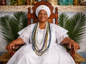 Maioria das vítimas de intolerância religiosa é mulher e umbandista, aponta Disque 100