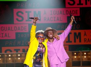Prêmio Sim à Igualdade Racial 2025 acontece no Rio com presença de personalidades negras e indígenas
