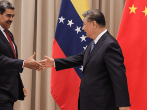 China pede aos EUA soltura imediata de Maduro e garantia de segurança ao líder venezuelano