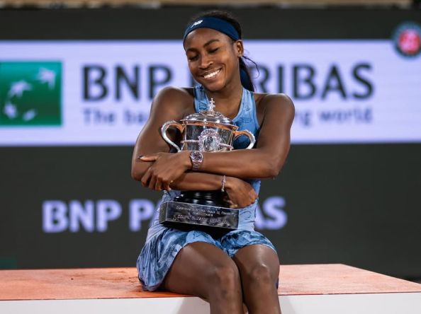 “Não vou me desculpar pelo meu cabelo”: Tenista top 3 do mundo se defende de ofensas racistas