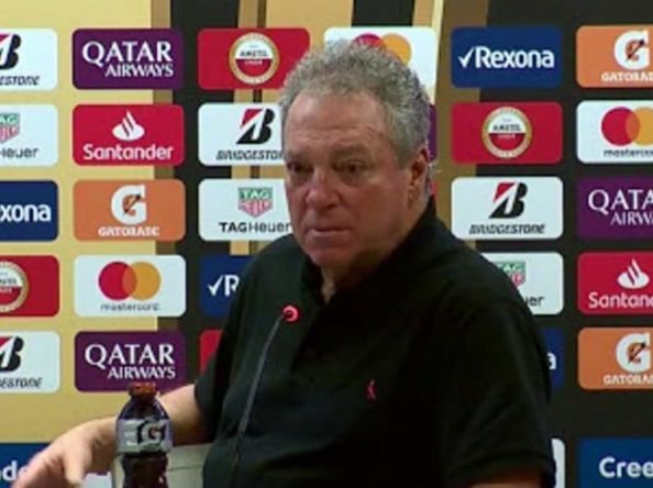 Após dizer, “não quero meu time treinando de camisa rosa”, técnico do Inter, se desculpa por piada homofóbica