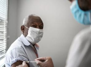 Ditadura militar agravou desigualdade de saúde entre negros e brancos, aponta estudo