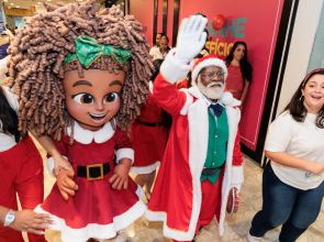 Papais Noéis negros ganham espaço no mercado de Natal e remuneração pode chegar a até R$10 mil