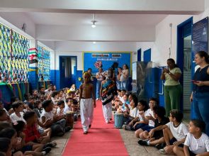 “Manhã-Tarde da Beleza Negra”: comunidade, infâncias, território e identidade em ação em Cavalcanti, Rio