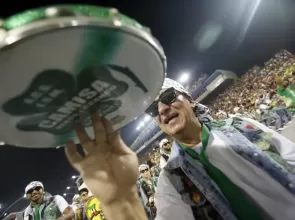 Camisa Verde e Branco encerra sábado de Carnaval hoje com energia e ancestralidade