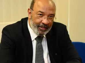 Morre professor Mário Theodoro, destaque na luta contra o racismo