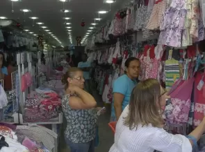 Liquidações pós-Natal movimentam o comércio e explicam por que preços caem no dia seguinte às festas