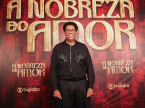 Elísio Lopes Jr. estreia nova novela na Globo e concorre ao Prêmio Shell pela direção de “Torto Arado – o musical”