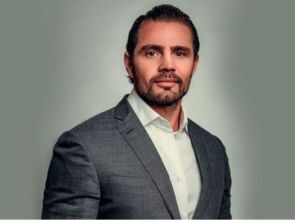 “Se tivesse relações políticas, não estaria de tornozeleira”, diz dono do Banco Master à PF