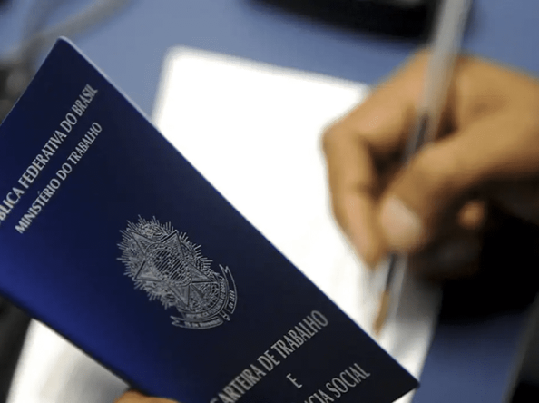 Taxa de desemprego chega a 5,2%, a menor desde 2012