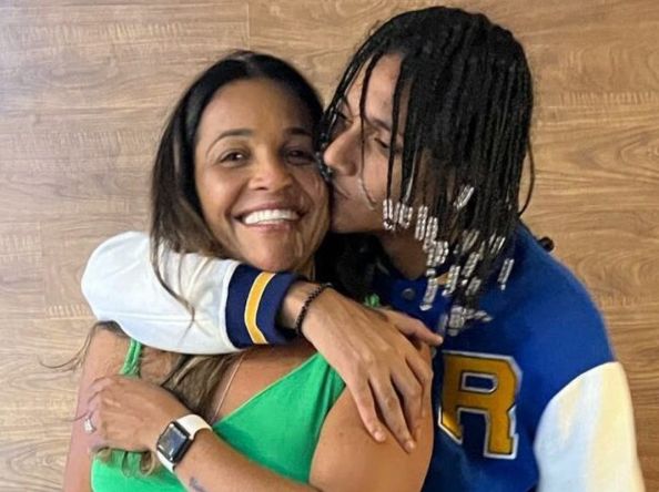 Mãe do rapper Oruam é considerada foragida em operação contra o Comando Vermelho