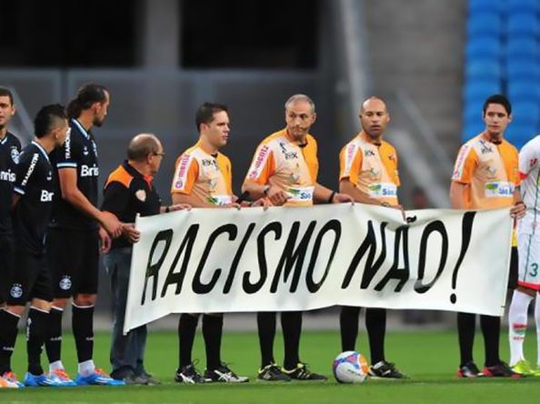 Câmara aprova cadastro nacional para punir times com condenações por racismo