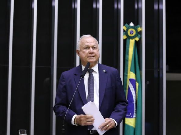 CCJ escolhe relator contrário ao fim da escala 6×1 para analisar PEC que beneficia trabalhadores