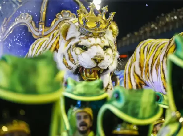 Império de Casa Verde abre o sábado de Carnaval com enredo que celebra força e história afro-brasileira