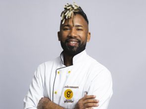 Chef João Diamante leva capacitação gastronômica e oportunidades de emprego à comunidade do Andaraí