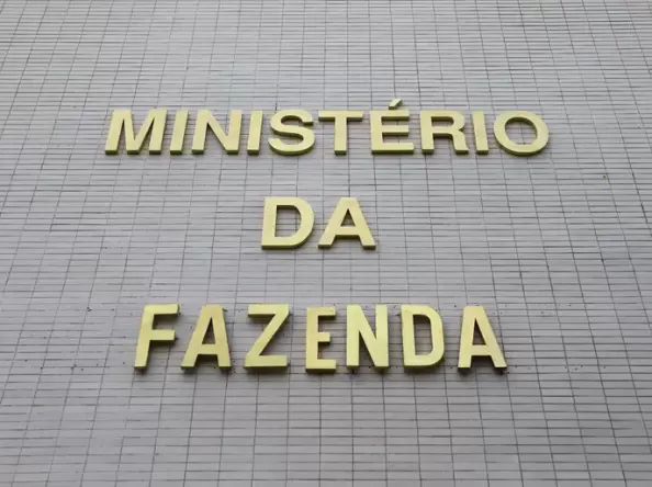 “Metas fiscais não funcionam”: economista debate os limites do tripé macroeconômico