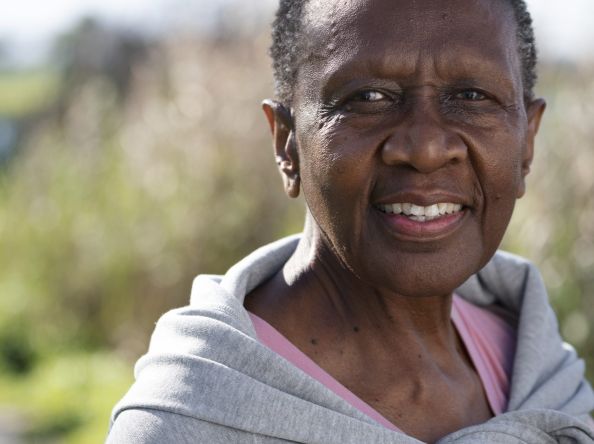 Mulheres vivem mais que homens, mas enfrentam mais doenças na velhice