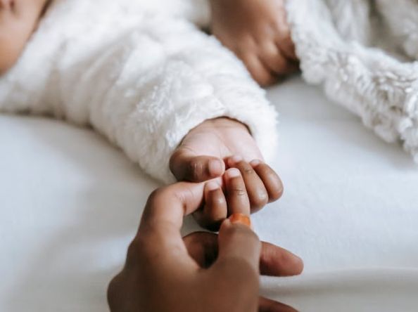 Mais de 380 mil mulheres foram demitidas após licença-maternidade em cinco anos