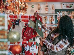 Pesquisa aponta que 56% vão gastar mais no Natal e 53,2% planejam desembolsar acima de R$ 1 mil