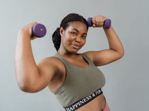 Apenas uma em cada três mulheres negras pratica exercícios no Brasil, aponta estudo